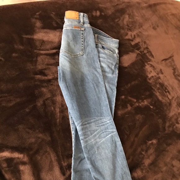 Very nice Joes Jeans with slight fringe on hem - Picture 3 of 3